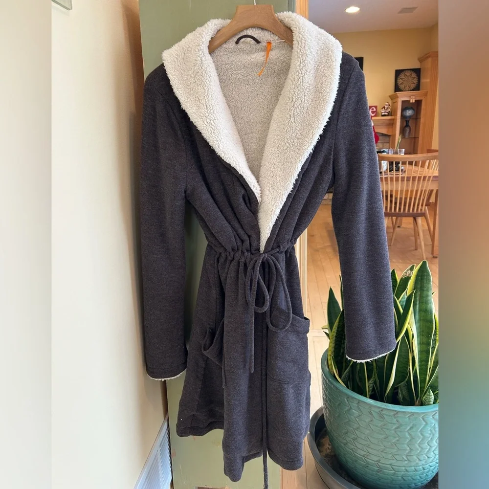 Anthropologie Saturday/Sunday Gray/Cream Sherpa Lined Women’s Robe Size Large